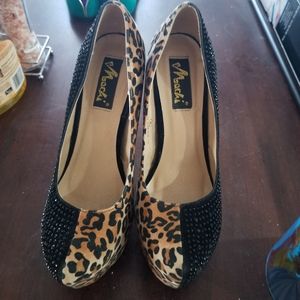 Leopard print and black sequin 6 inch heels. Sz 8 NWOT